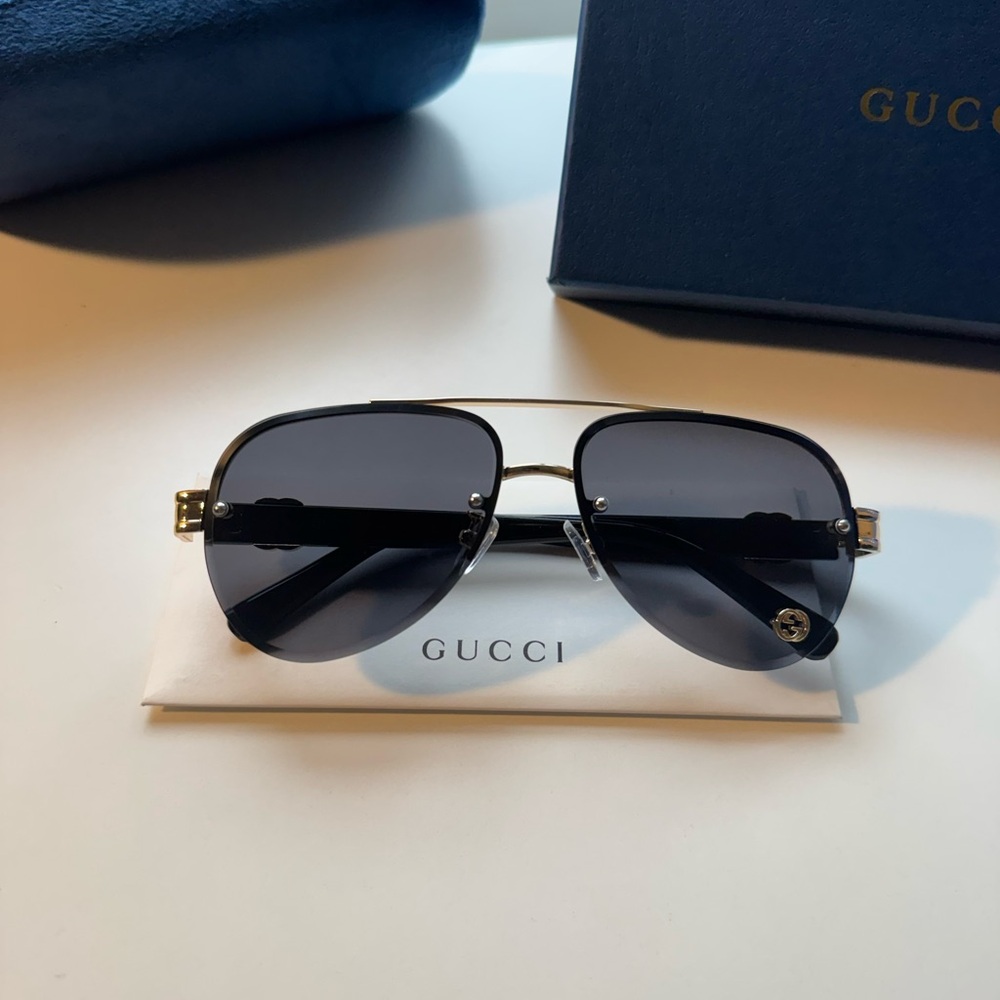 Gucci Gold and Black Aviator Sunglasses